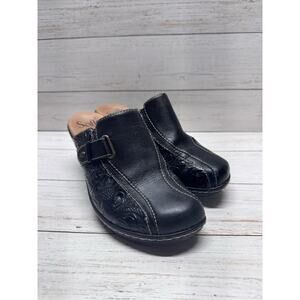 Womens SOFFT 1042101 Black Embossed Leather Clogs Heels Slip On Shoes 8